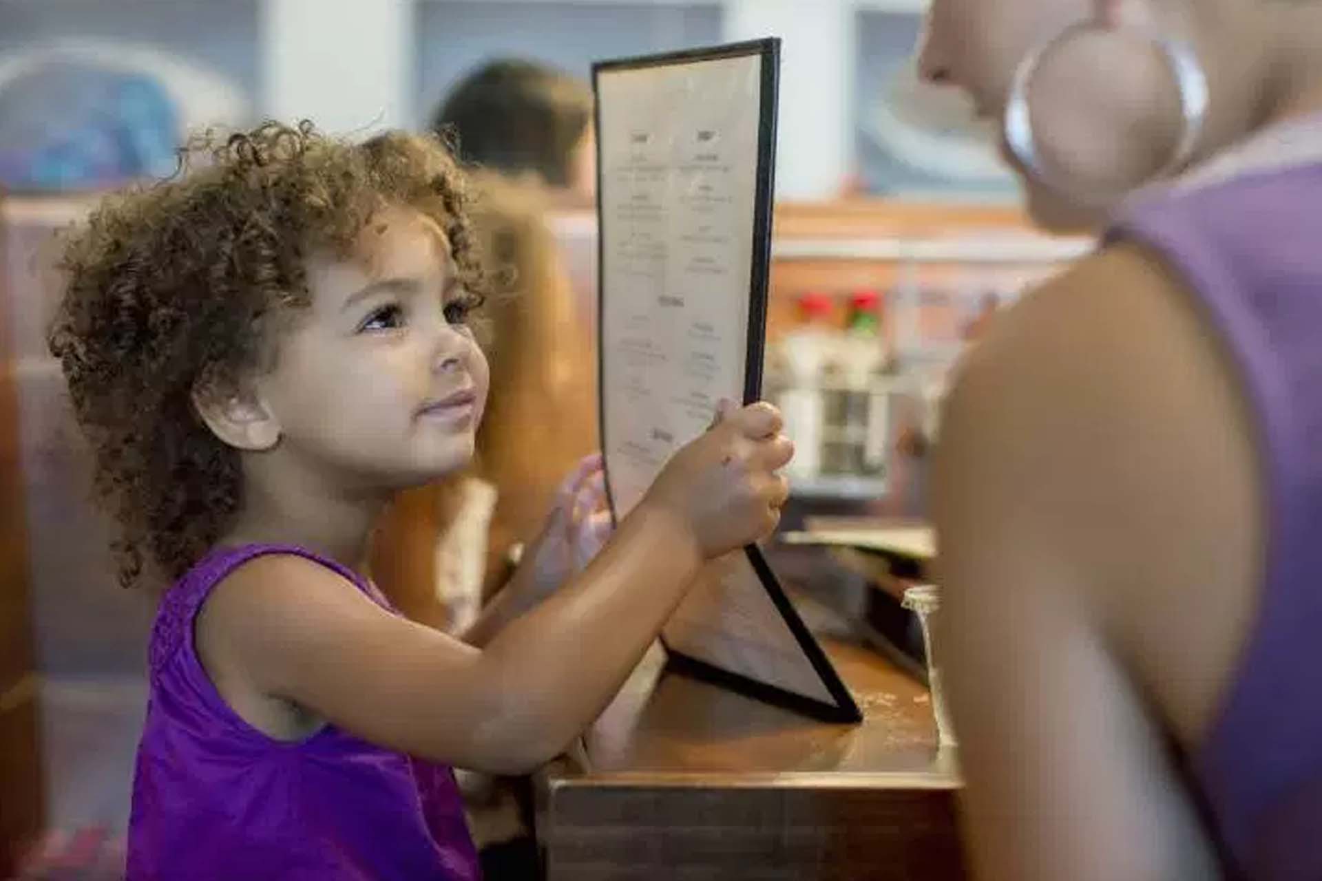 Should parents be rewarded for bringing well-behaved kids to a restaurant